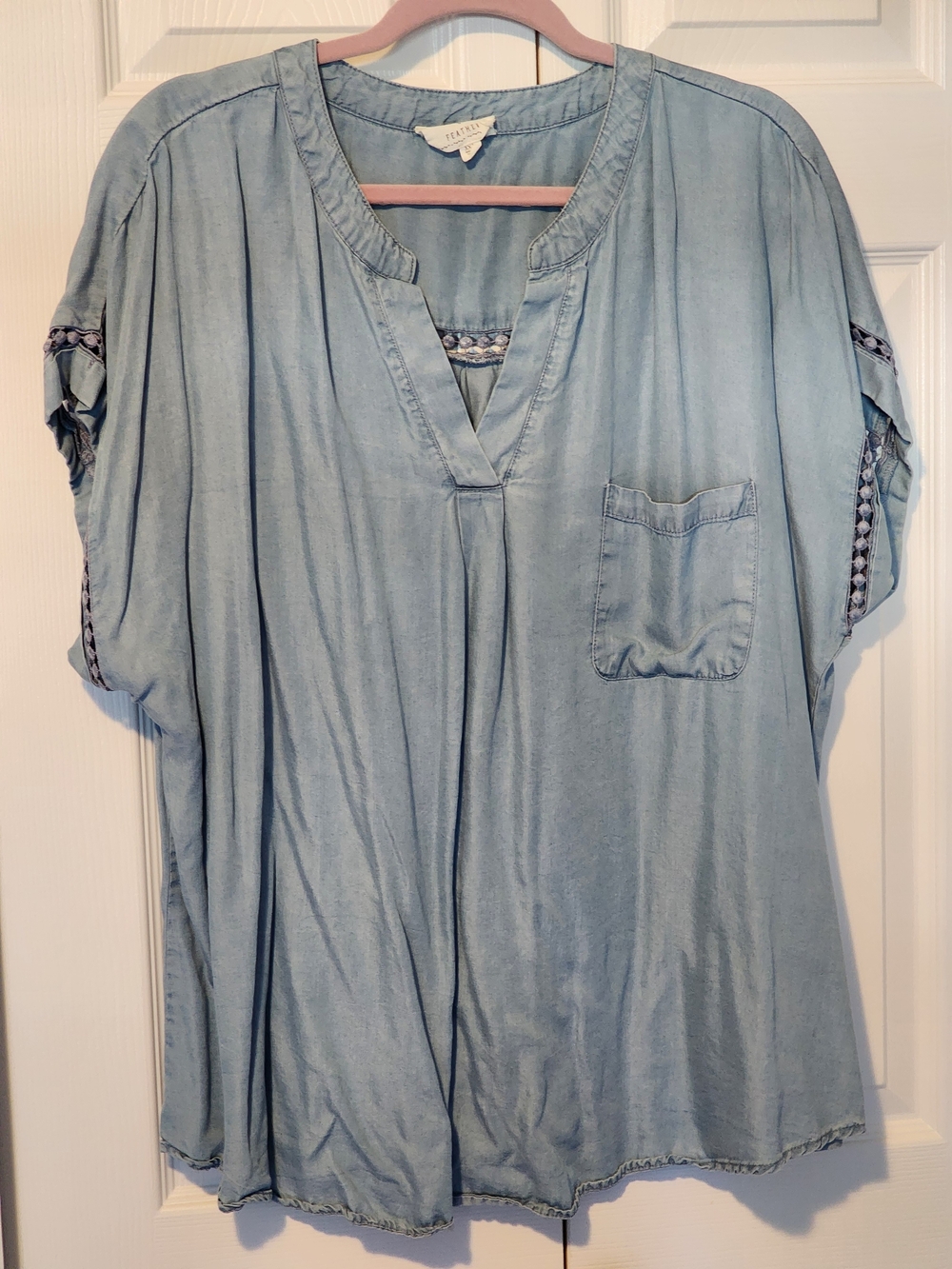 FLOWER & FEATHER Boho Pocket Blouse V-Neck with Trim Detail Light Blue 3XL - Picture 3 of 7